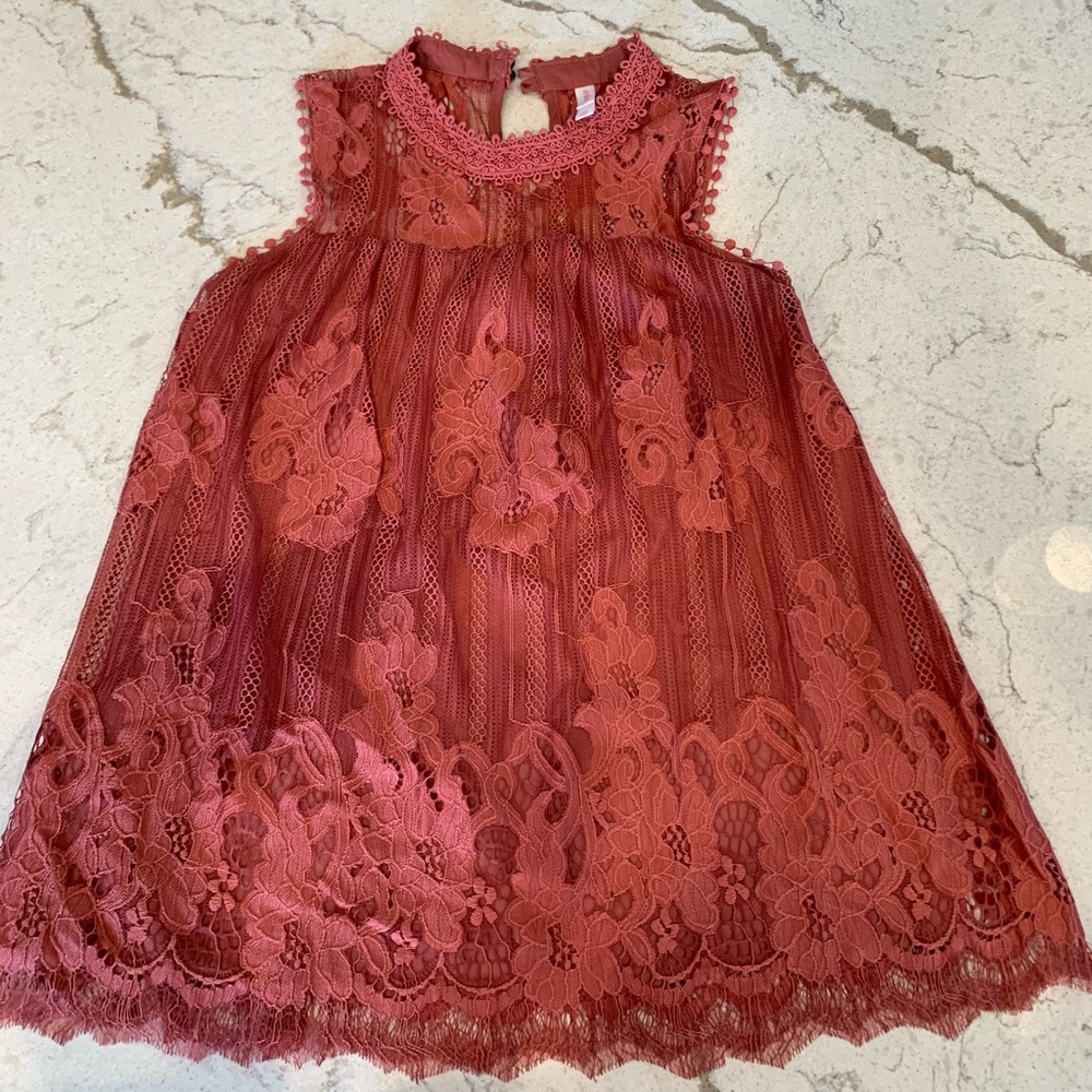 Xhilaration lace top size XS